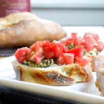 Bruchetta med ost og pesto