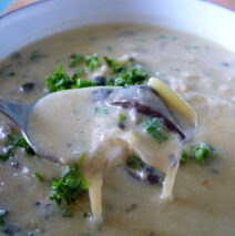 Kartoffel- og svampesuppe
