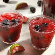 Brombær caipirinha
